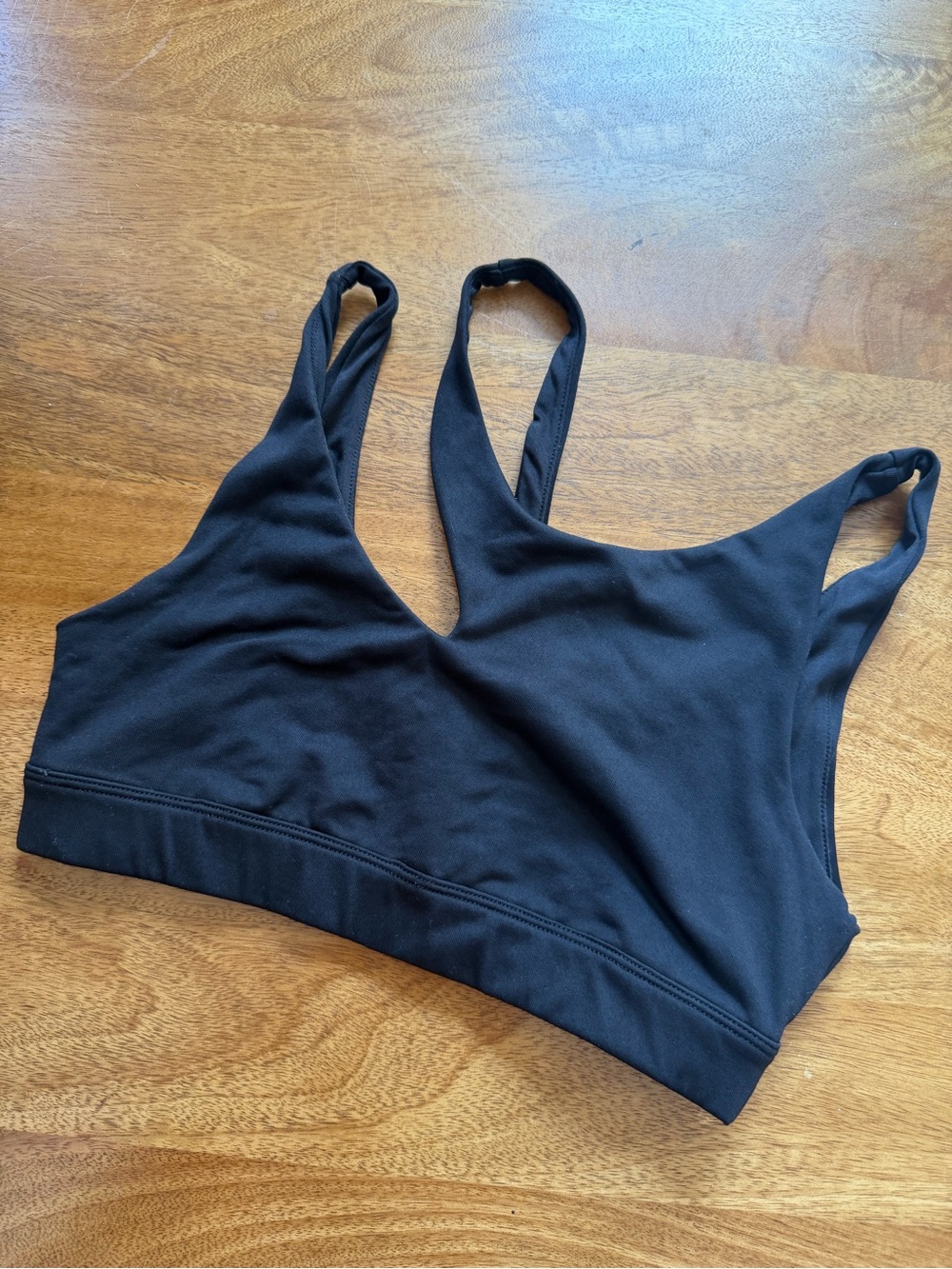 ALO Yoga Black Wireless V‑Neck Sports Bra